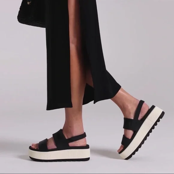 Reef Black and Cream Platform Sandals - Picture 1 of 1